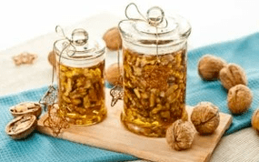 Мед и грецкий орех